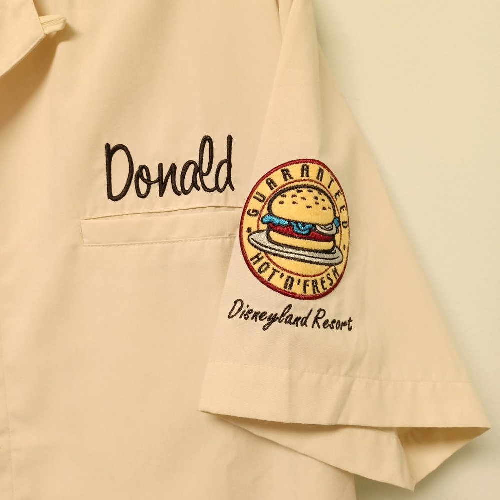 SOLD!Disneyland Resort Donald's Diner Bowling Shirt, Cream, Men's Size M - Picture 3 of 7
